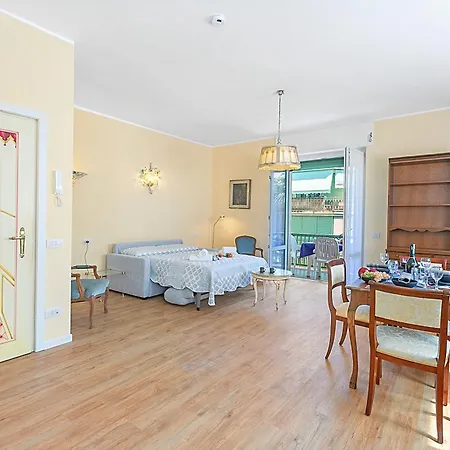 Apartman Strixia 50m From - Happy