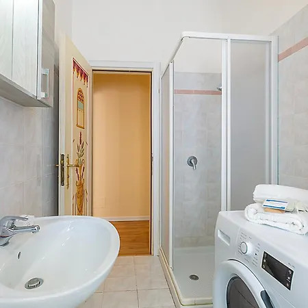 Strixia 50m From - Happy Apartman