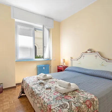 Apartment Strixia 50m From - Happy